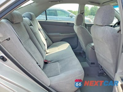 Zdjęcie 10 z 12 samochodu: 2003 TOYOTA CAMRY LE VIN:4T1BE32K43U202665 - miniatura