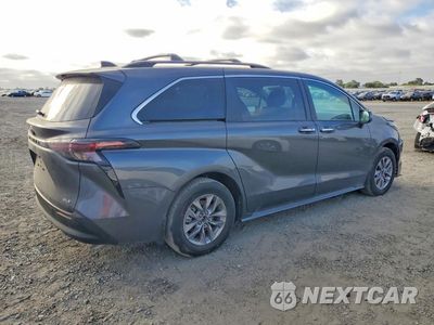 Trzecie zdjęcie samochodu z tyłu: 2025 TOYOTA SIENNA XLE 7-PASSENGER VIN:5TDJSKFC6SS225955 - miniatura