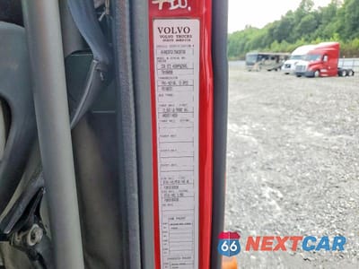 Zdjęcie 13 z 14 samochodu: 2007 VOLVO VNL SEMI TRUCK VIN:4V4NC9TG17N429708 - miniatura