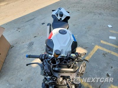 Piąte zdjęcie samochodu w środku: 2026 BMW M 1000 RR VIN:WB10P4309T6M25505 - miniatura