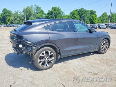 Trzecie zdjęcie samochodu z tyłu: 2022 FORD MUSTANG MACH-E PREMIUM VIN:3FMTK3SU6NMA56551 - miniatura