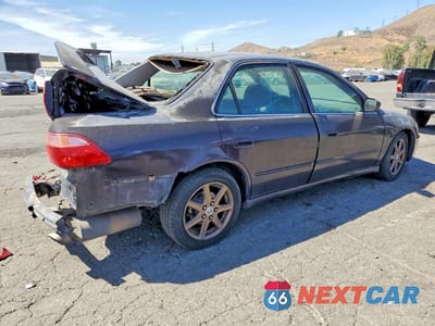 Trzecie zdjęcie samochodu z tyłu: 1998 HONDA ACCORD EX VIN:1HGCG1655WA004633 - miniatura