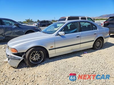 1999 BMW 528 I AUTOMATIC WBADM6337XBY32073 - główne zdjęcie licytacji z USA - miniatura