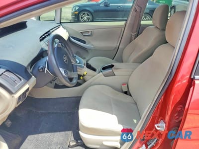 Zdjęcie 7 z 12 samochodu: 2015 TOYOTA PRIUS TWO VIN:JTDKN3DU3F0402094 - miniatura