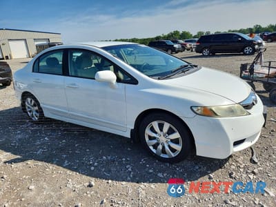 Czwarte zdjęcie samochodu z boku: 2011 HONDA CIVIC LX VIN:19XFA1F51BE003788 - miniatura