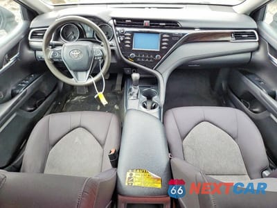 Zdjęcie 8 z 12 samochodu: 2018 TOYOTA CAMRY LE VIN:4T1B11HK6JU075468 - miniatura