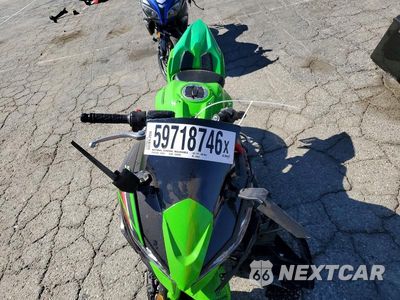 Piąte zdjęcie samochodu w środku: 2023 KAWASAKI EX650 R VIN:ML5EXER14PDA94359 - miniatura
