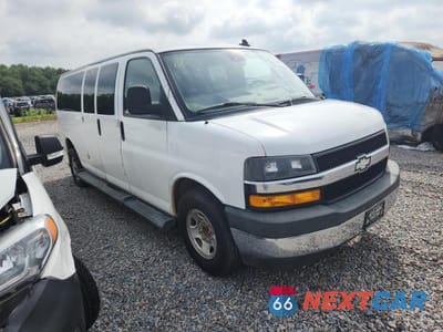 Czwarte zdjęcie samochodu z boku: 2020 CHEVROLET EXPRESS G3500 LT VIN:1GAZGPFG1L1181665 - miniatura