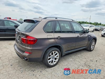 Trzecie zdjęcie samochodu z tyłu: 2011 BMW X5 XDRIVE35I VIN:5UXZV4C59BL414434 - miniatura