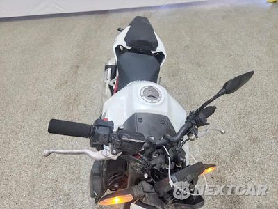 Piąte zdjęcie samochodu w środku: 2025 HONDA CB750 A VIN:JH2RH2409SK002852 - miniatura