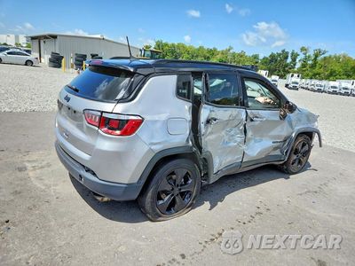 Trzecie zdjęcie samochodu z tyłu: 2020 JEEP COMPASS LATITUDE VIN:3C4NJCBB6LT110500 - miniatura