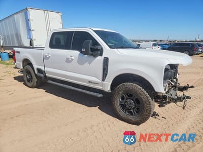 Czwarte zdjęcie samochodu z boku: 2023 FORD F250 SUPER DUTY VIN:1FT8W2BT5PED85959 - miniatura