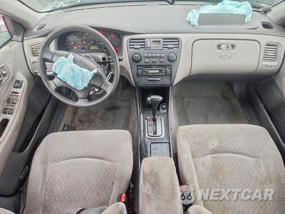 Zdjęcie 8 z 13 samochodu: 2002 HONDA ACCORD LX VIN:1HGCG665X2A164238 - miniatura