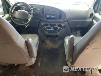 Zdjęcie 8 z 13 samochodu: 2006 FORD ECONOLINE E250 VAN VIN:1FTNE24W96DA36384 - miniatura