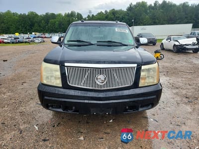 Piąte zdjęcie samochodu w środku: 2004 CADILLAC ESCALADE LUXURY VIN:1GYEK63N34R211957 - miniatura