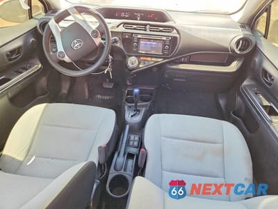 Zdjęcie 8 z 13 samochodu: 2016 TOYOTA PRIUS C ONE VIN:JTDKDTB36G1127166 - miniatura