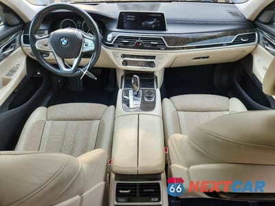 Zdjęcie 8 z 12 samochodu: 2017 BMW 750 XI VIN:WBA7F2C56HG422399 - miniatura