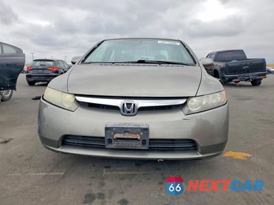 Piąte zdjęcie samochodu w środku: 2008 HONDA CIVIC LX VIN:1HGFA16598L030271 - miniatura
