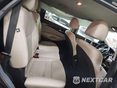 Zdjęcie 11 z 13 samochodu: 2019 KIA SORENTO LX VIN:5XYPG4A34KG434137 - miniatura