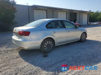 Trzecie zdjęcie samochodu z tyłu: 2011 VOLKSWAGEN JETTA BASE VIN:3VW2K7AJ1BM395743 - miniatura