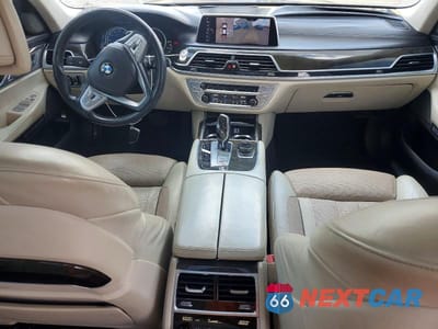 Zdjęcie 8 z 12 samochodu: 2016 BMW 750 XI VIN:WBA7F2C59GG420175 - miniatura