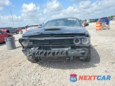 Piąte zdjęcie samochodu w środku: 2021 DODGE CHALLENGER R/T VIN:2C3CDZBTXMH627632 - miniatura