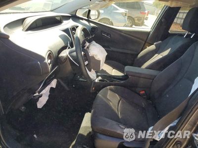 Zdjęcie 7 z 13 samochodu: 2018 TOYOTA PRIUS THREE VIN:JTDKARFU8J3067353 - miniatura