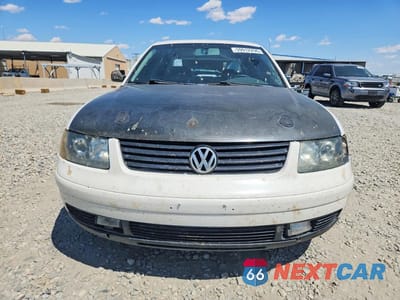Piąte zdjęcie samochodu w środku: 2001 VOLKSWAGEN PASSAT GLS VIN:WVWAH63B51P026373 - miniatura