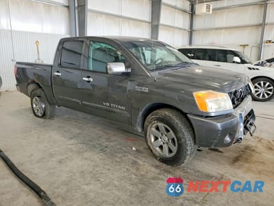 Czwarte zdjęcie samochodu z boku: 2012 NISSAN TITAN SV VIN:1N6BA0EC4CN311900 - miniatura