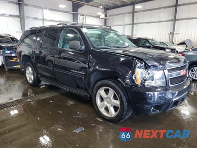 Czwarte zdjęcie samochodu z boku: 2012 CHEVROLET SUBURBAN K1500 LT VIN:1GNSKJE78CR182200 - miniatura