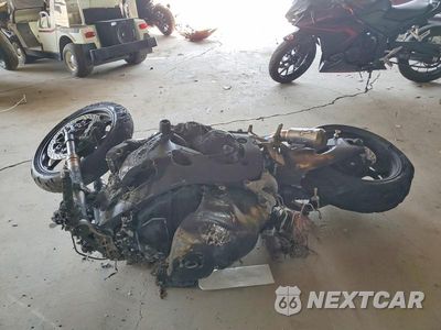 Trzecie zdjęcie samochodu z tyłu: 2025 HONDA CBR1000 RA VIN:JH2SC7750SK800161 - miniatura
