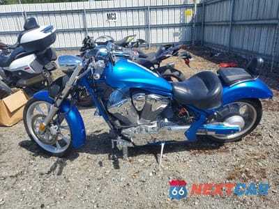 Trzecie zdjęcie samochodu z tyłu: 2010 HONDA VT1300 CX VIN:JH2SC6111AK000404 - miniatura