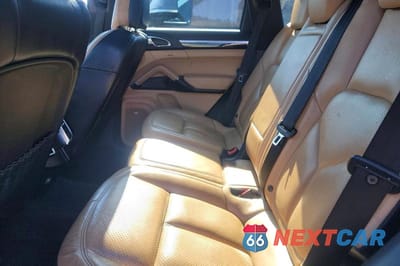 Zdjęcie 6 z 14 samochodu: 2018 PORSCHE CAYENNE VIN:WP1AA2A25JKA03753 - miniatura