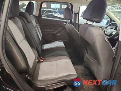 Zdjęcie 11 z 13 samochodu: 2017 FORD ESCAPE SE VIN:1FMCU0GD5HUD71682 - miniatura