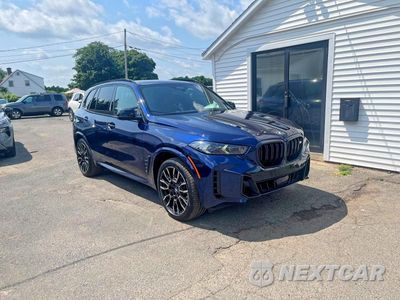 Czwarte zdjęcie samochodu z boku: 2024 BMW X5 M60I VIN:5UX33EU03R9T09335 - miniatura