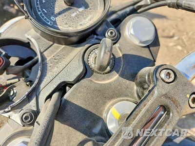 Zdjęcie 8 z 9 samochodu: 2024 MOTO GUZZI V7 SPECIAL VIN:ZGUKZUB0XRM000870 - miniatura