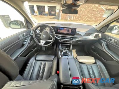Zdjęcie 7 z 13 samochodu: 2025 BMW X7 XDRIVE40I VIN:5UX23EM0XS9X97121 - miniatura