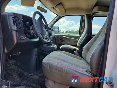 Zdjęcie 7 z 13 samochodu: 2011 GMC SAVANA VIN:1GTW7FCA2B1135281 - miniatura