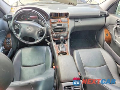 Zdjęcie 8 z 12 samochodu: 2001 MERCEDES-BENZ C 240 VIN:WDBRF61J71F077123 - miniatura