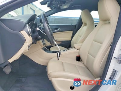 Zdjęcie 7 z 12 samochodu: 2018 MERCEDES-BENZ CLA 250 4MATIC VIN:WDDSJ4GB2JN691806 - miniatura