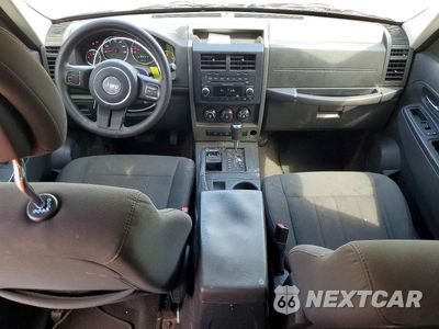 Zdjęcie 8 z 13 samochodu: 2012 JEEP LIBERTY SPORT VIN:1C4PJMAK8CW209197 - miniatura
