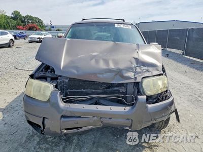 Piąte zdjęcie samochodu w środku: 2002 FORD ESCAPE XLT VIN:1FMCU03142KC07919 - miniatura