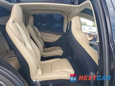 Zdjęcie 10 z 12 samochodu: 2017 TESLA MODEL X VIN:5YJXCBE2XHF049392 - miniatura
