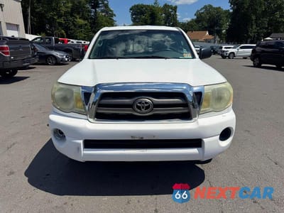 Piąte zdjęcie samochodu w środku: 2010 TOYOTA TACOMA BASE VIN:5TETX4CN7AZ745627 - miniatura