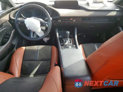 Zdjęcie 8 z 12 samochodu: 2025 MAZDA 3 CARBON TURBO VIN:JM1BPBYY6S1750624 - miniatura