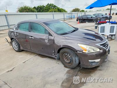 Czwarte zdjęcie samochodu z boku: 2015 NISSAN ALTIMA 2.5 S VIN:1N4AL3AP0FC192641 - miniatura