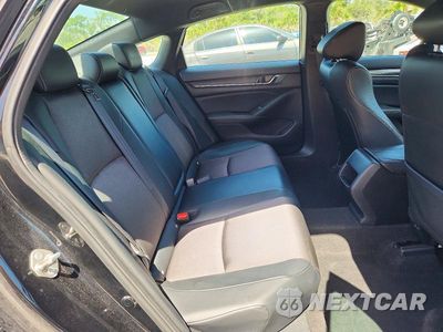 Zdjęcie 10 z 13 samochodu: 2018 HONDA ACCORD SPORT VIN:1HGCV1F33JA053701 - miniatura
