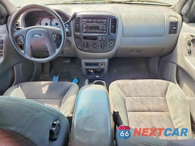 Zdjęcie 8 z 13 samochodu: 2002 FORD ESCAPE XLT VIN:1FMYU031X2KC61389 - miniatura