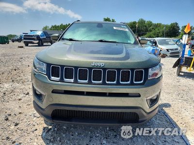 Piąte zdjęcie samochodu w środku: 2018 JEEP COMPASS LATITUDE VIN:3C4NJDBB8JT284376 - miniatura