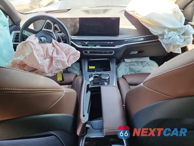 Zdjęcie 8 z 13 samochodu: 2026 BMW X5 XDRIVE50E VIN:5UX43EU06T9068432 - miniatura
